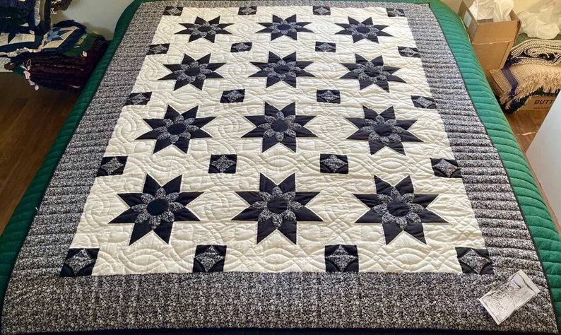 Star Dahlia Amish Quilt