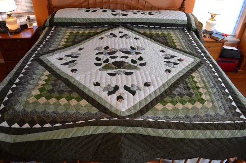 17. Bride in the Commons Amish Quilt