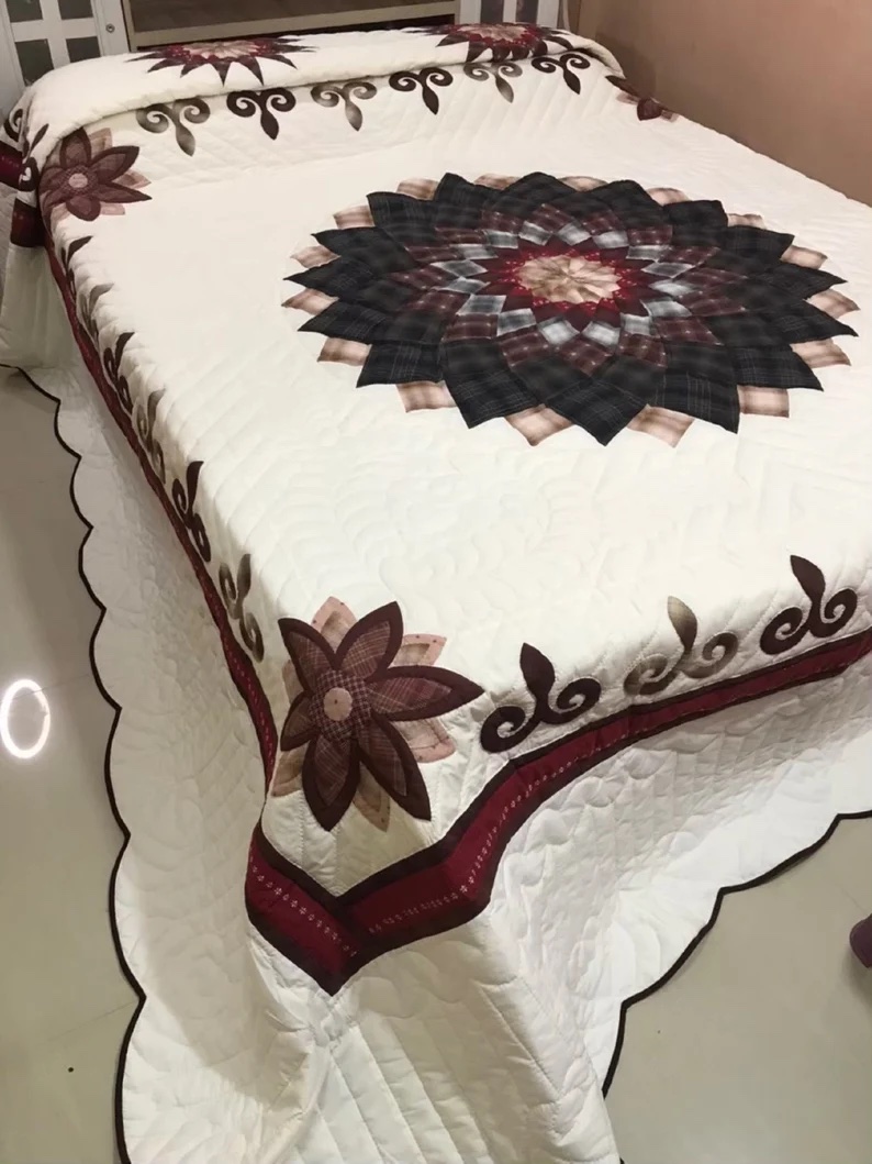 Giant Dahlia Amish Quilt