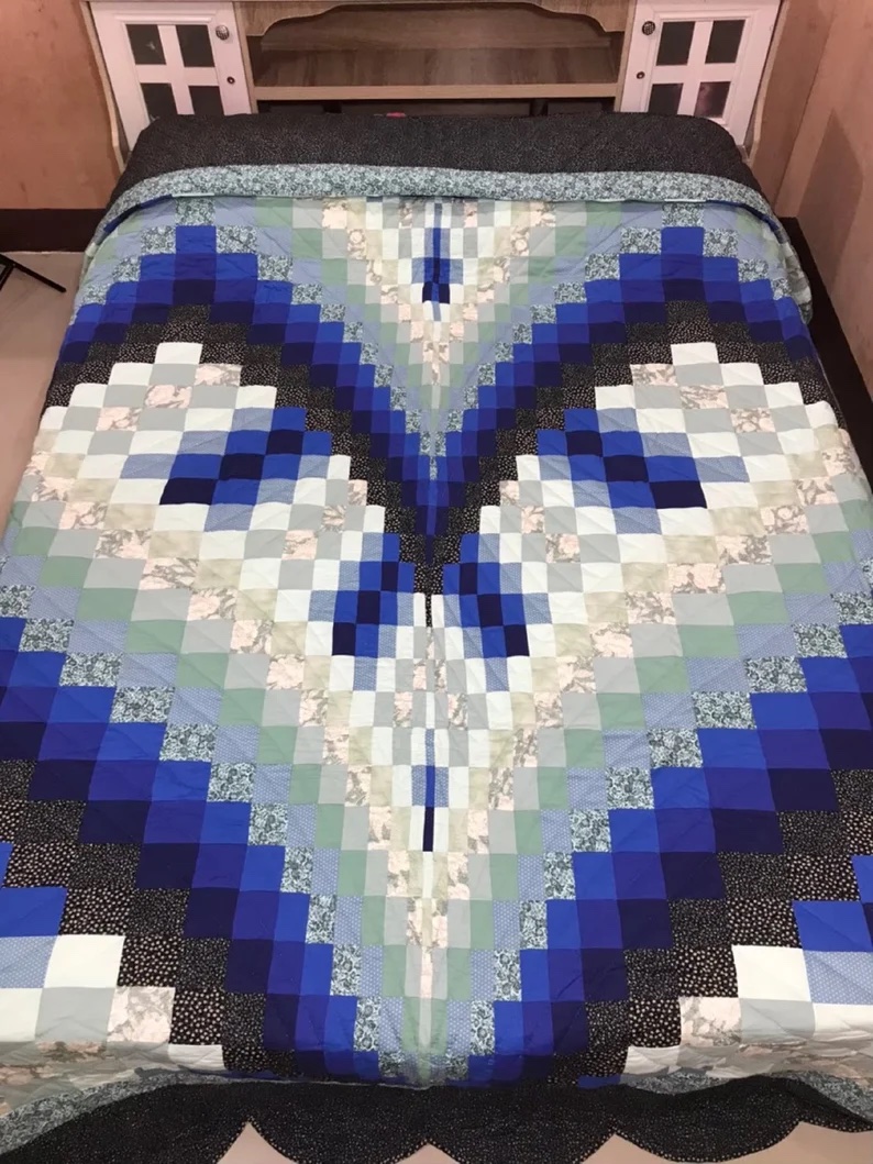 Bargello Heart Amish Quilt