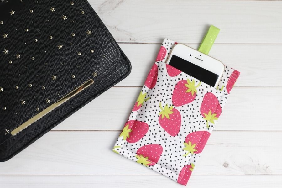 DIY fabric phone case Easy sewing projects for gifts