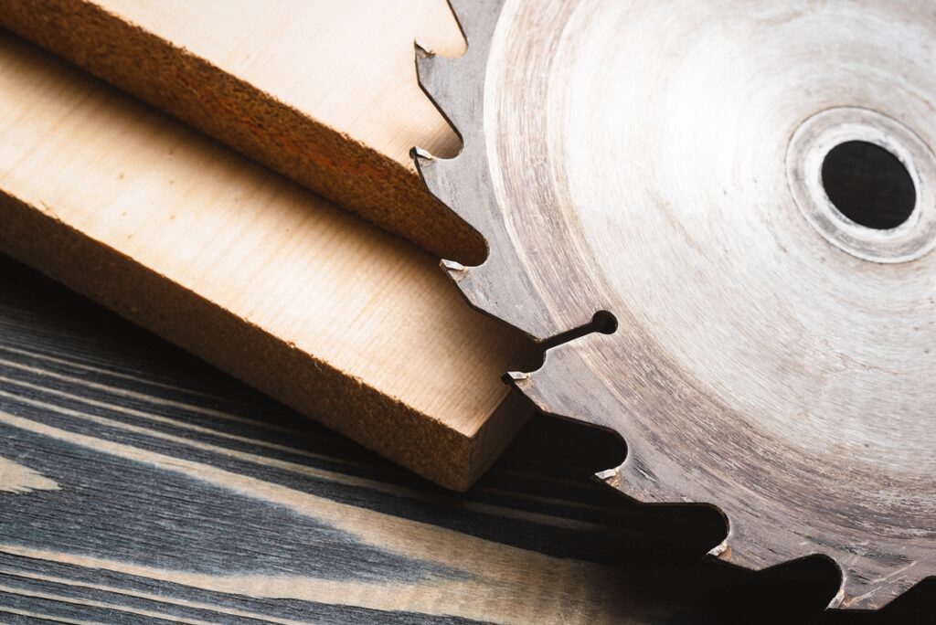 close up of table saw blade
