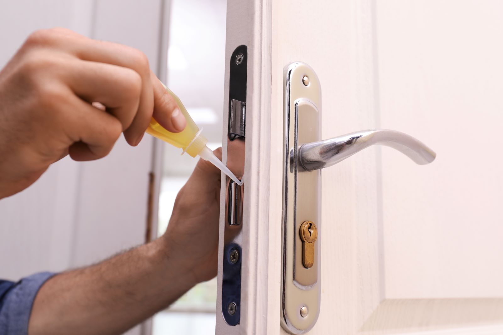 Lubricating Door