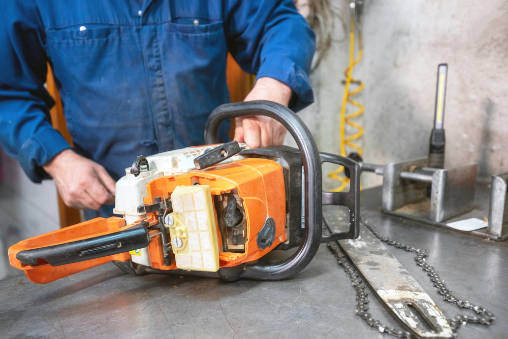 Chainsaw Is Leaking Oil