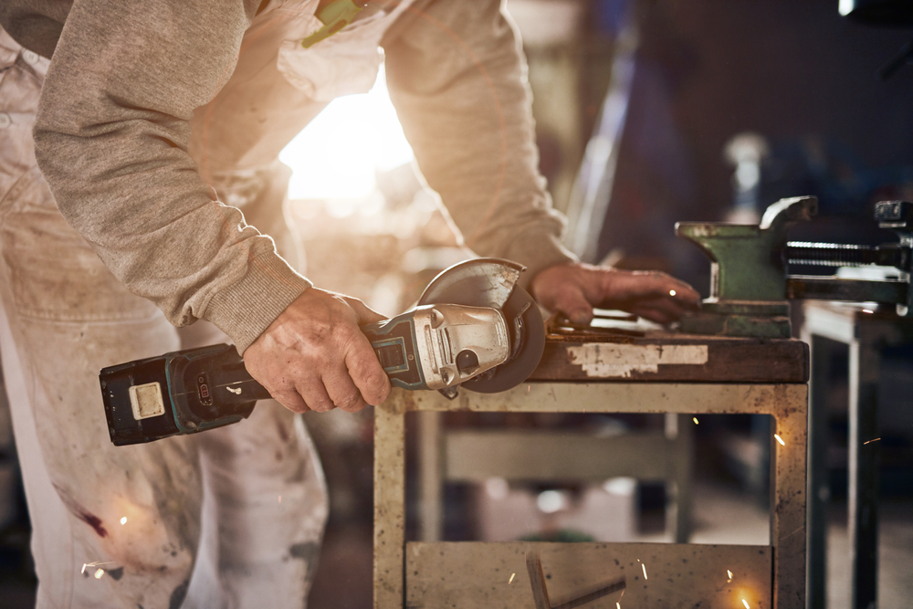 Safe To Cut Wood With An Angle Grinder