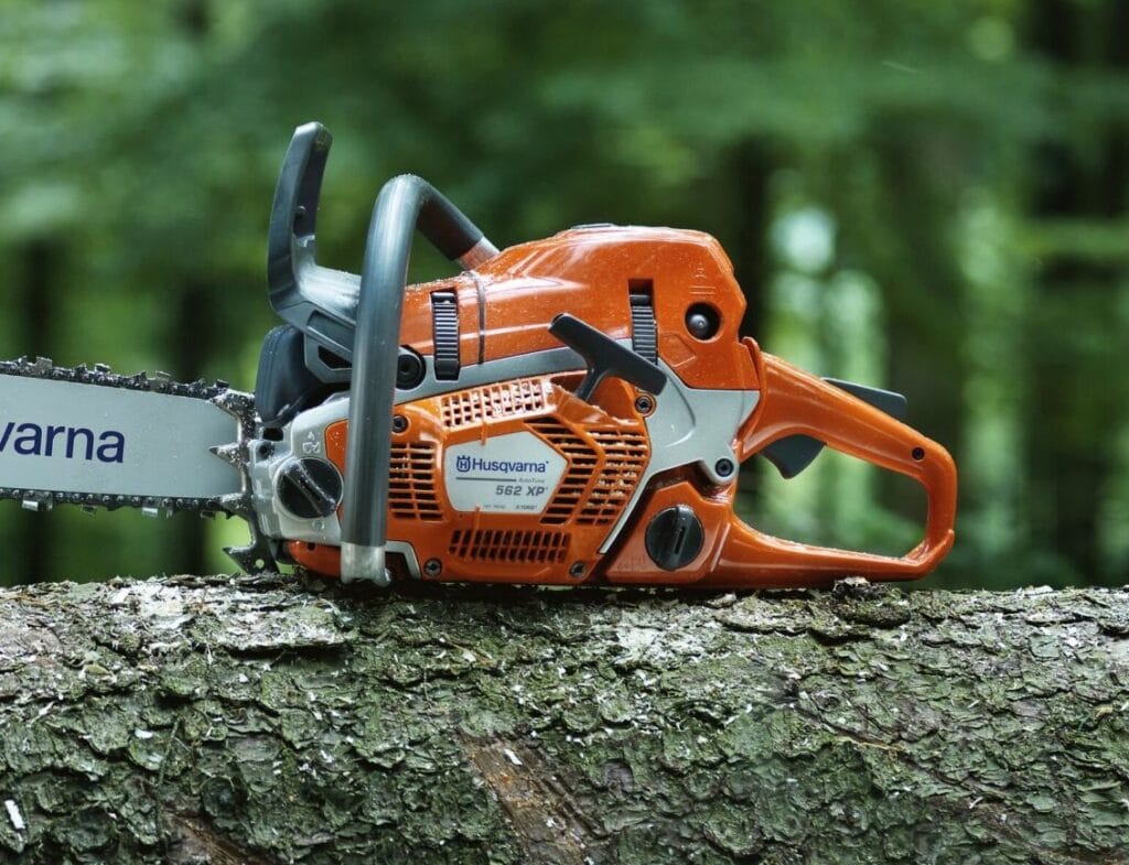 husqvarna 562 chainsaw review 2023