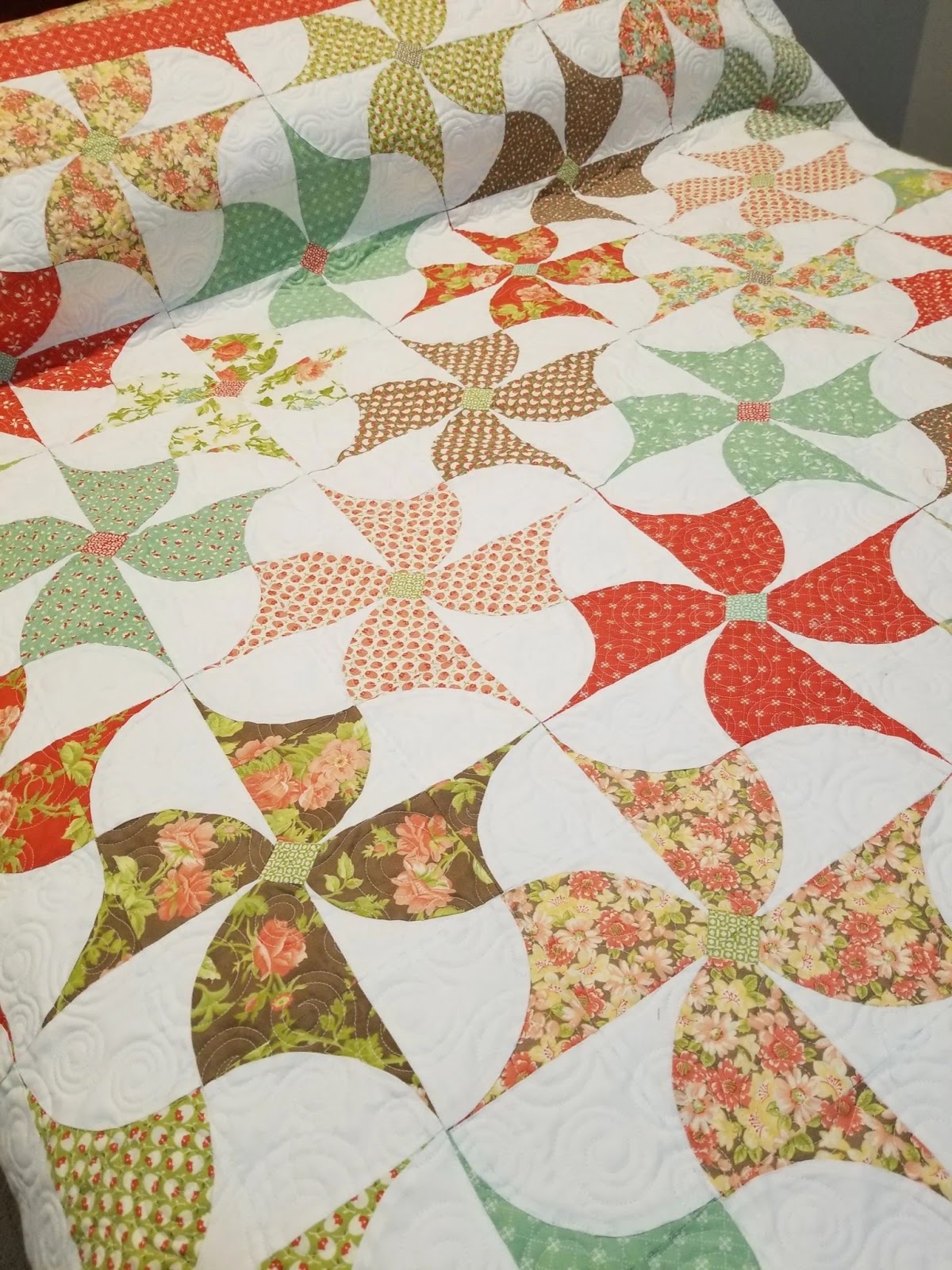 Drunkard's path pinwheel quilt pattern