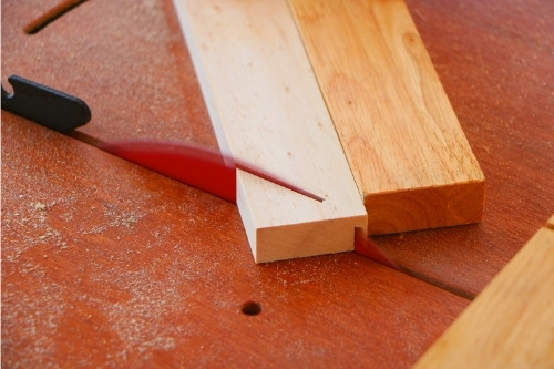 Table saw miter cut